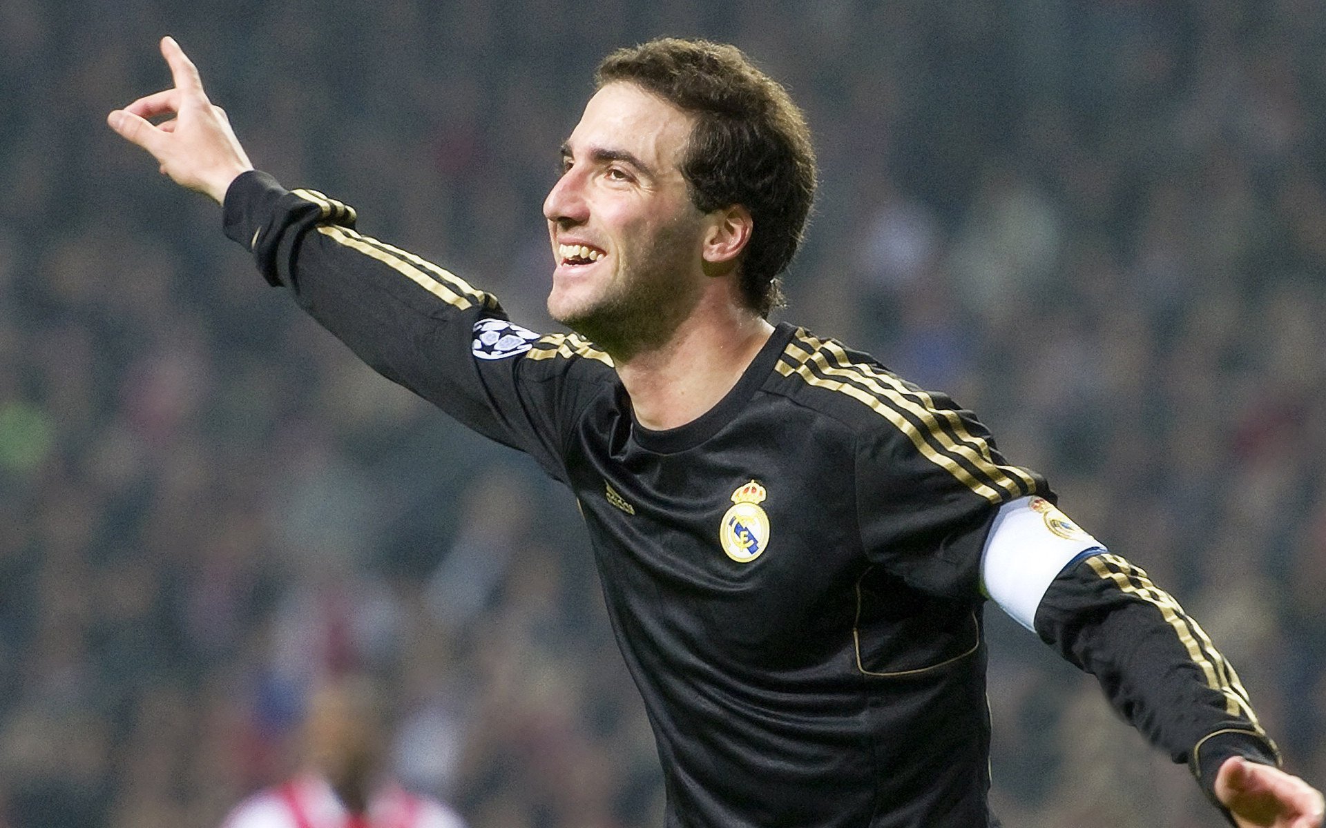 史上“最牛”逼抢：在集体防守中，蒂伊多次抢断成功，成为“球场霸主”！