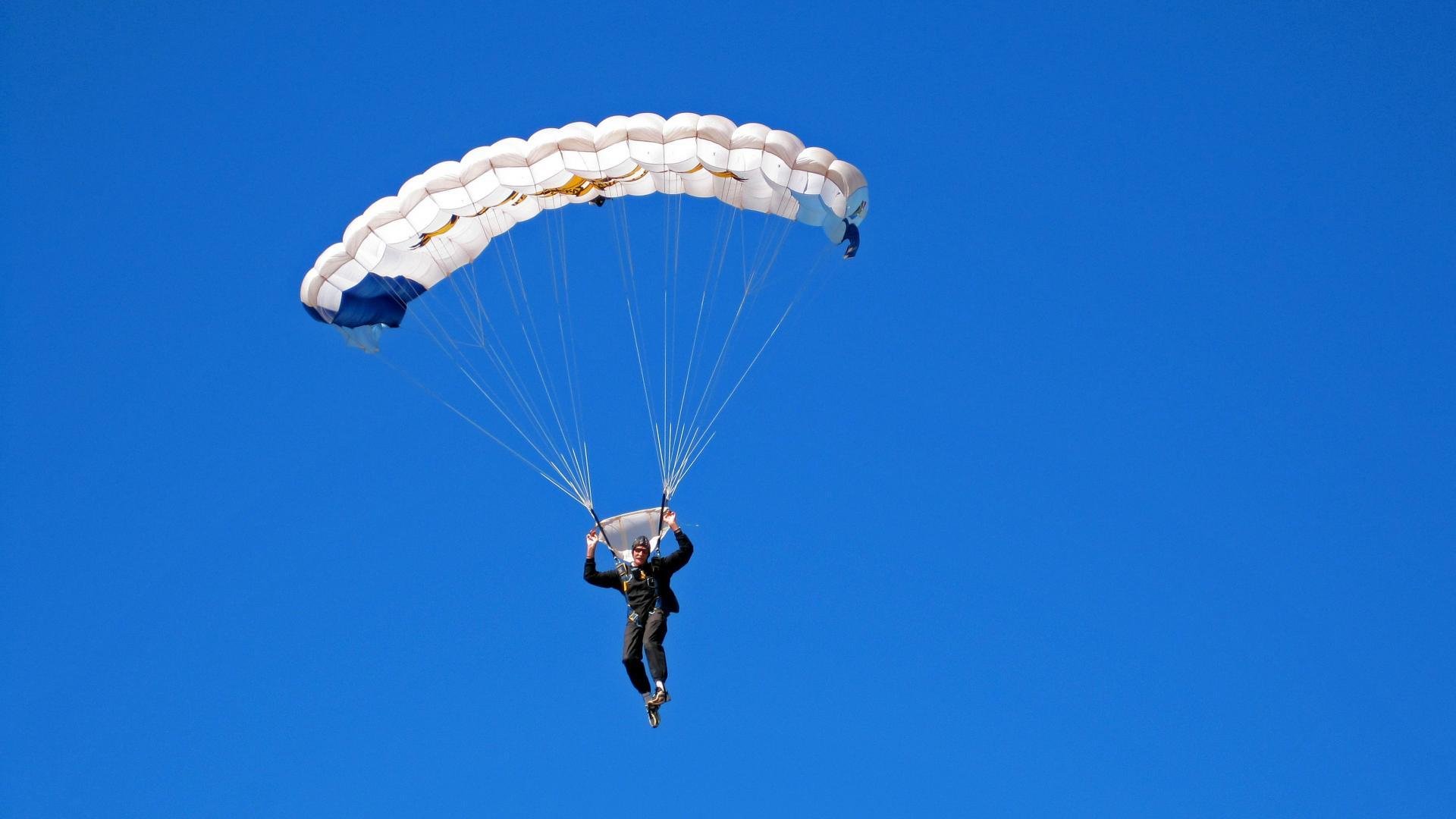 kaiyun.com-法国举办篮球社区联赛，法国篮球队 fall